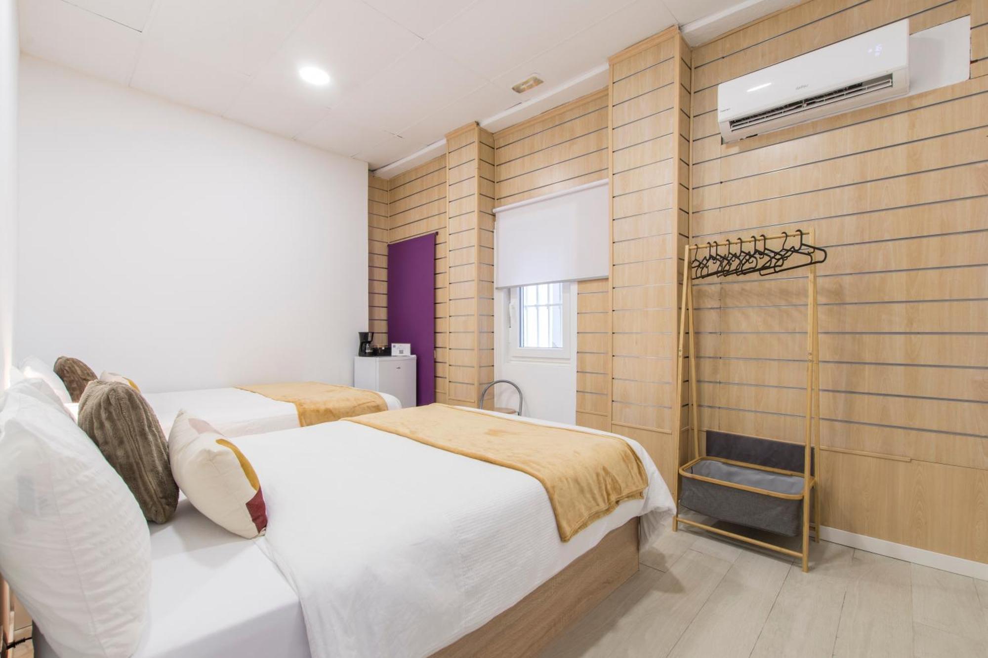 Alexa Host Hostel *