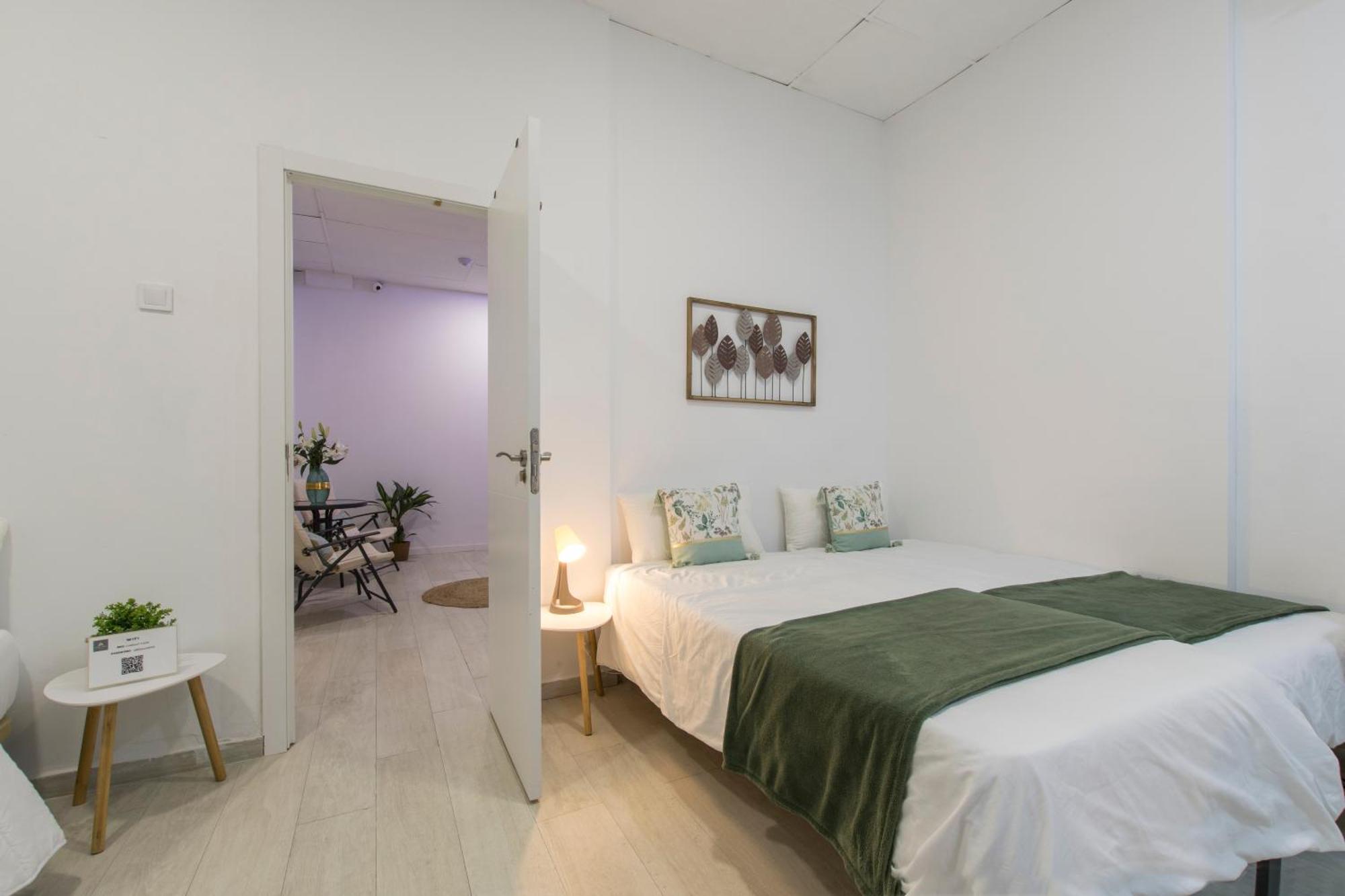 Alexa Host Hostel *