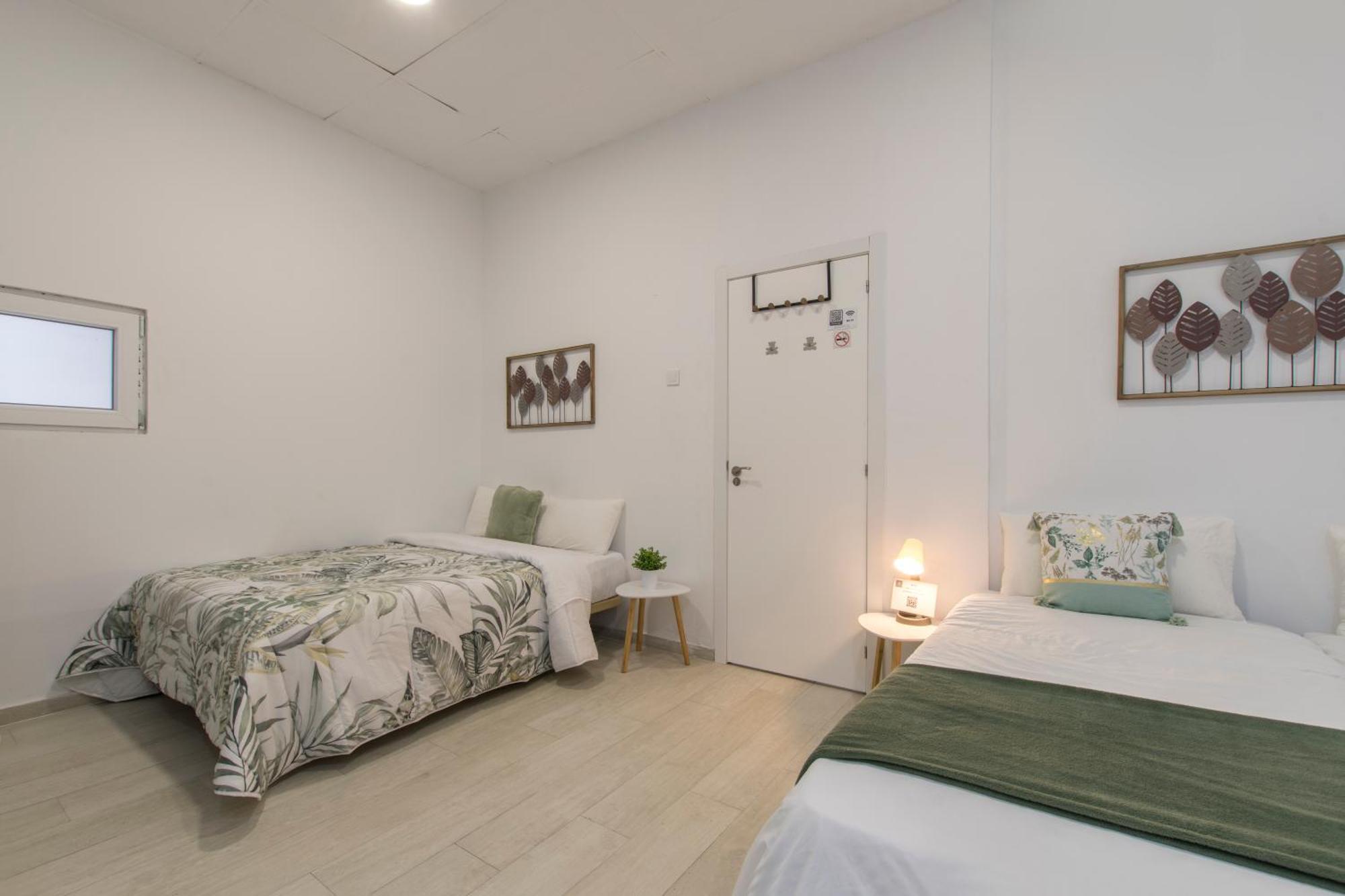 Alexa Host Hostel *